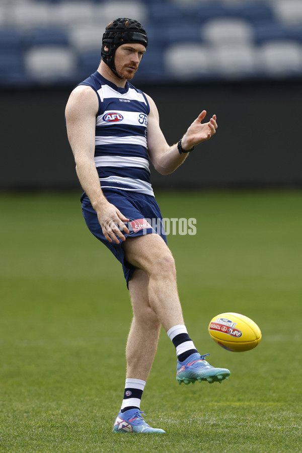 AFL 2024 Training - Geelong 200924 - A-54140989