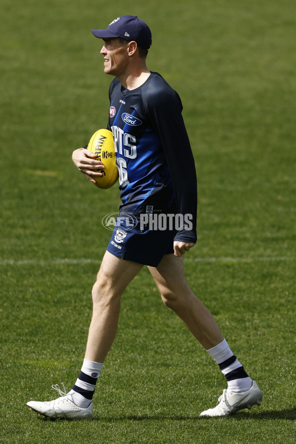 AFL 2024 Training - Geelong 200924 - A-54140990