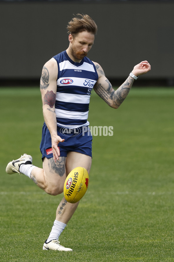 AFL 2024 Training - Geelong 200924 - A-54141013