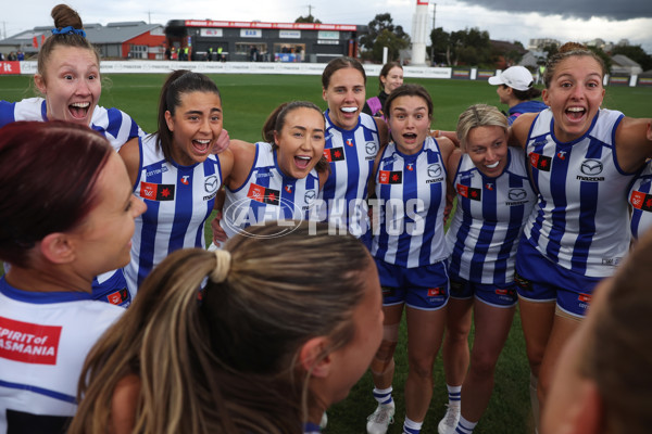 AFLW 2024 Round 04 - North Melbourne v Port Adelaide - A-54143351