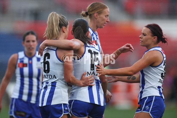 AFLW 2024 Round 04 - North Melbourne v Port Adelaide - A-54146336