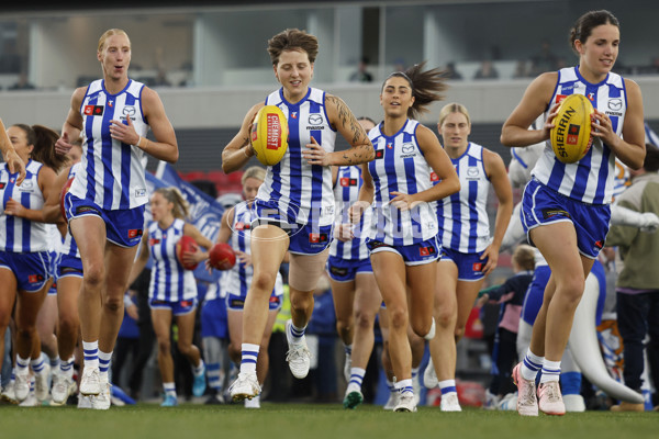 AFLW 2024 Round 04 - North Melbourne v Port Adelaide - A-54146345