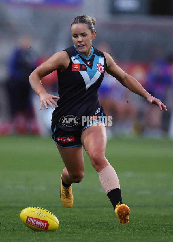 AFLW 2024 Round 04 - North Melbourne v Port Adelaide - A-54158004