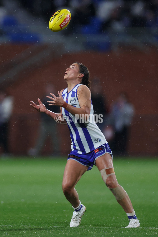 AFLW 2024 Round 04 - North Melbourne v Port Adelaide - A-54161425