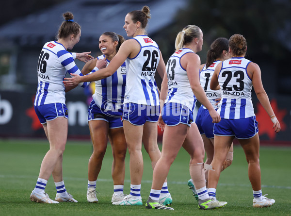 AFLW 2024 Round 04 - North Melbourne v Port Adelaide - A-54173058