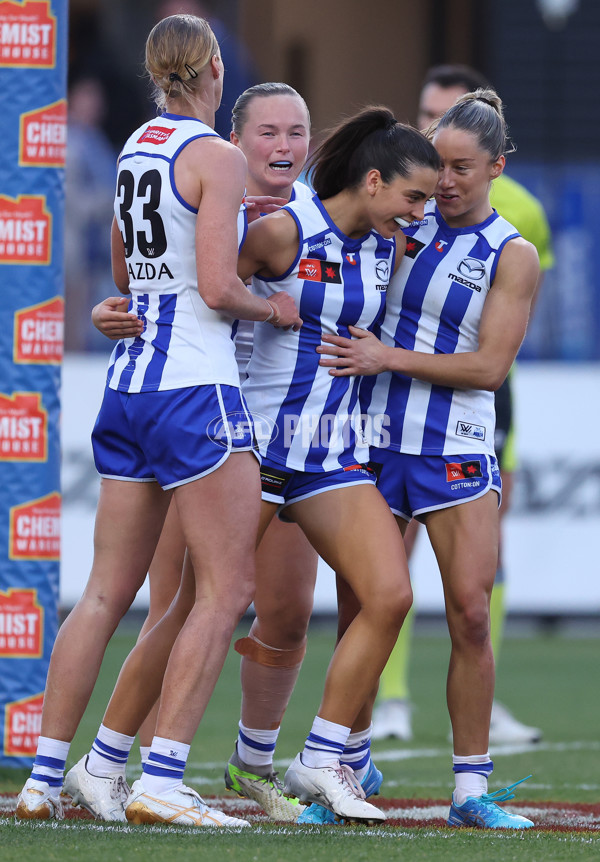 AFLW 2024 Round 04 - North Melbourne v Port Adelaide - A-54173060