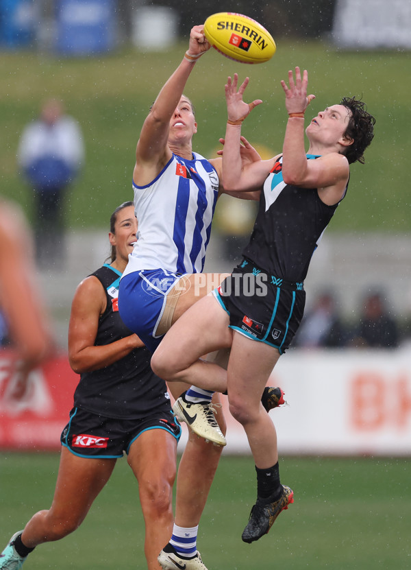 AFLW 2024 Round 04 - North Melbourne v Port Adelaide - A-54173064