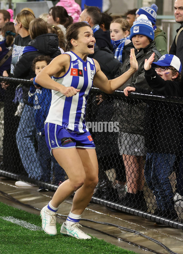 AFLW 2024 Round 04 - North Melbourne v Port Adelaide - A-54176502