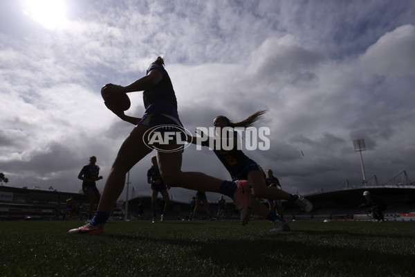 Coates League Girls 2024 Grand Final - Oakleigh Chargers v Eastern Ranges - A-54176546