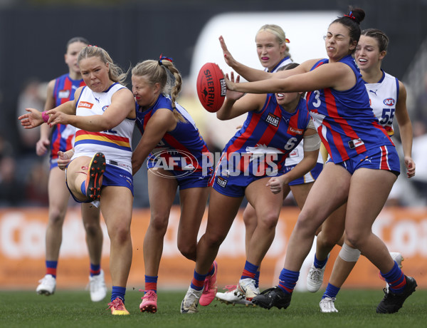 Coates League Girls 2024 Grand Final - Oakleigh Chargers v Eastern Ranges - A-54176562