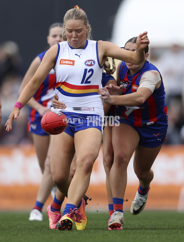 Coates League Girls 2024 Grand Final - Oakleigh Chargers v Eastern Ranges - A-54176564