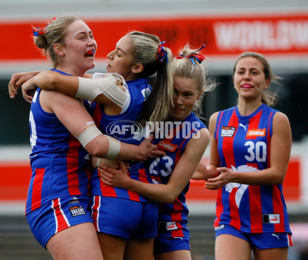 Coates League Girls 2024 Grand Final - Oakleigh Chargers v Eastern Ranges - A-54176581