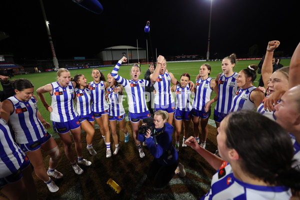 AFLW 2024 Round 04 - North Melbourne v Port Adelaide - A-54176812