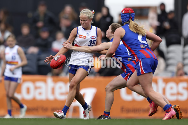 Coates League Girls 2024 Grand Final - Oakleigh Chargers v Eastern Ranges - A-54179084