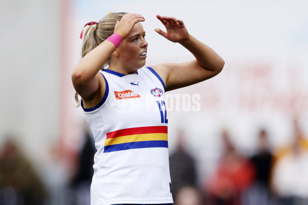 Coates League Girls 2024 Grand Final - Oakleigh Chargers v Eastern Ranges - A-54179991