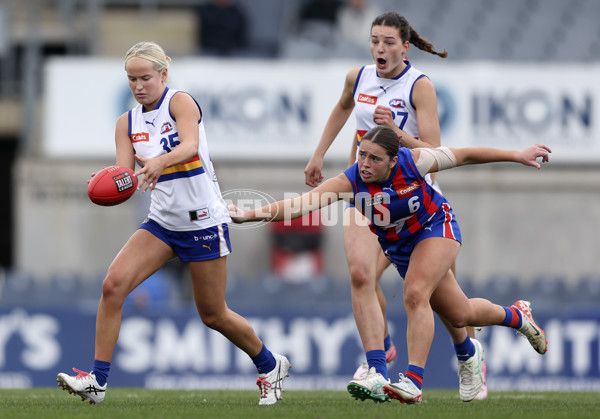 Coates League Girls 2024 Grand Final - Oakleigh Chargers v Eastern Ranges - A-54179997