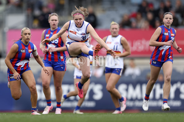 Coates League Girls 2024 Grand Final - Oakleigh Chargers v Eastern Ranges - A-54180003