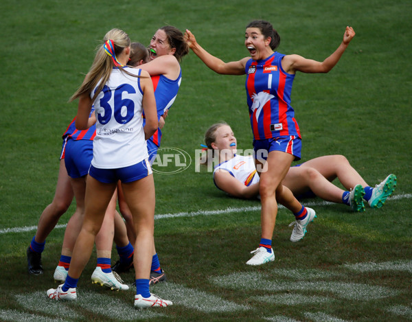 Coates League Girls 2024 Grand Final - Oakleigh Chargers v Eastern Ranges - A-54180029