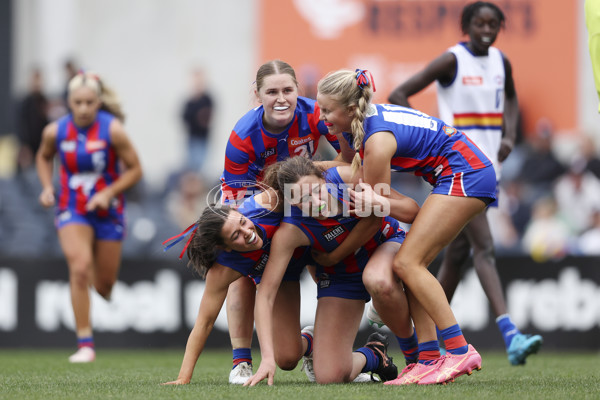 Coates League Girls 2024 Grand Final - Oakleigh Chargers v Eastern Ranges - A-54182084