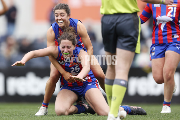 Coates League Girls 2024 Grand Final - Oakleigh Chargers v Eastern Ranges - A-54182085