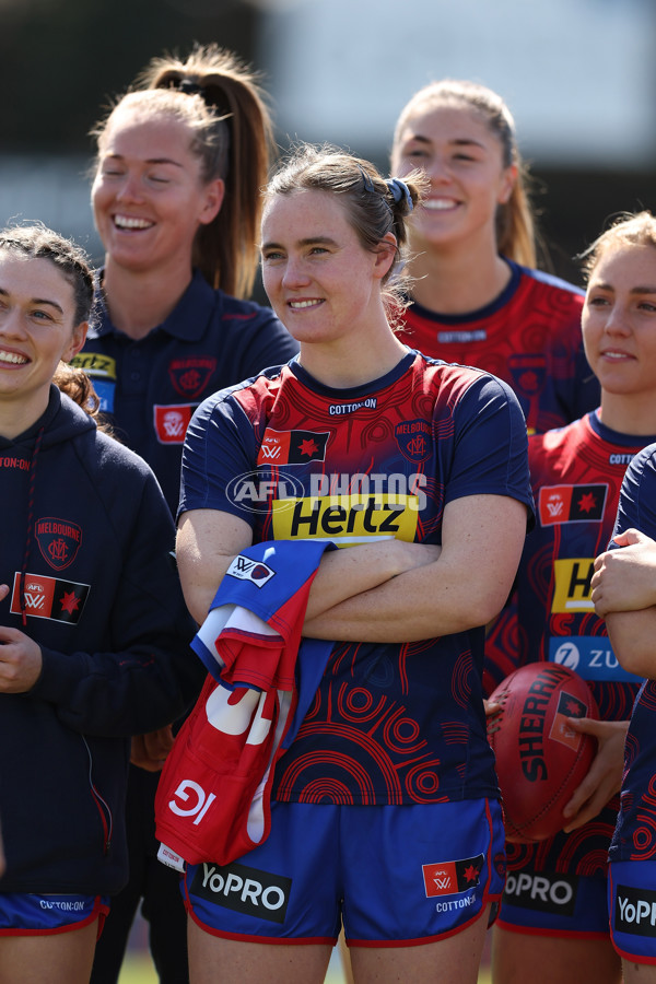 AFLW 2024 Round 04 - Fremantle v Melbourne - A-54182110