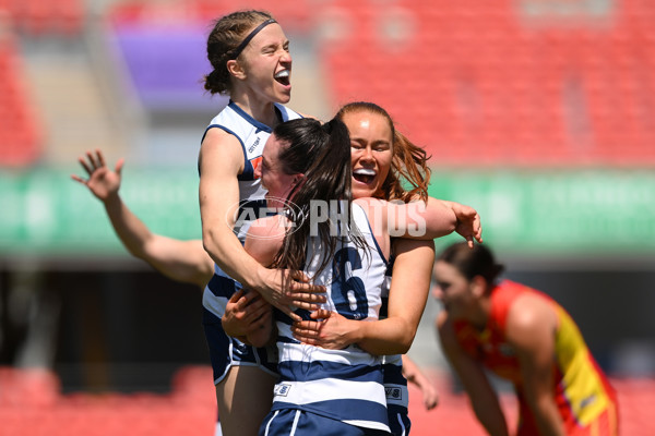 AFLW 2024 Round 04 - Gold Coast v Geelong - A-54182278