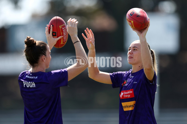 AFLW 2024 Round 04 - Fremantle v Melbourne - A-54184517