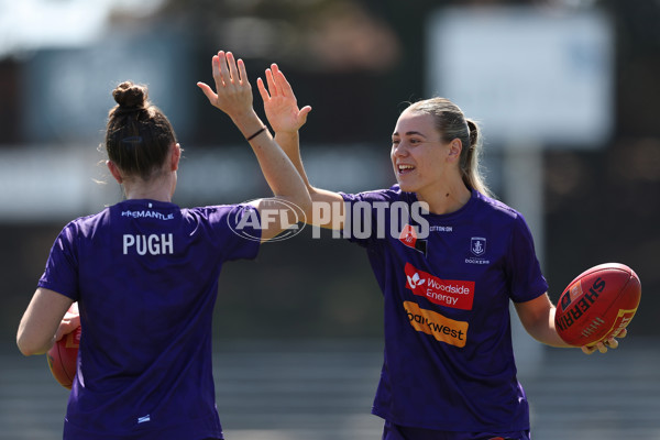 AFLW 2024 Round 04 - Fremantle v Melbourne - A-54184521