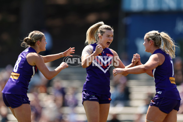 AFLW 2024 Round 04 - Fremantle v Melbourne - A-54189774