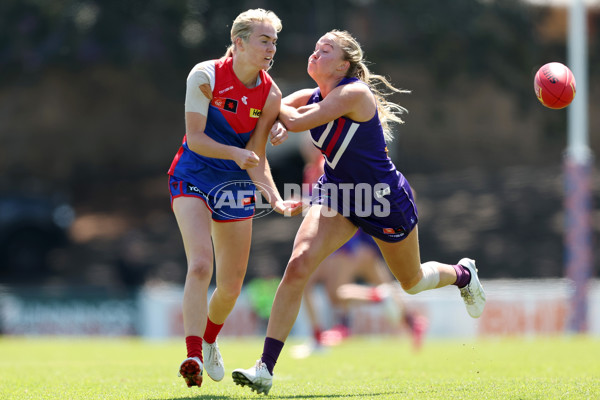 AFLW 2024 Round 04 - Fremantle v Melbourne - A-54189798