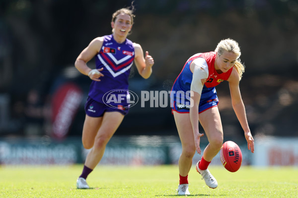 AFLW 2024 Round 04 - Fremantle v Melbourne - A-54190375