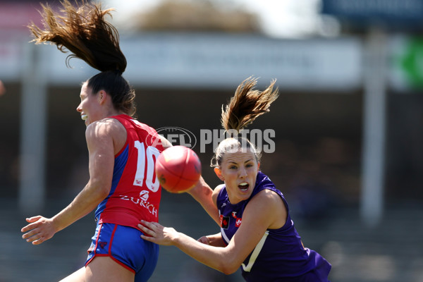 AFLW 2024 Round 04 - Fremantle v Melbourne - A-54192579