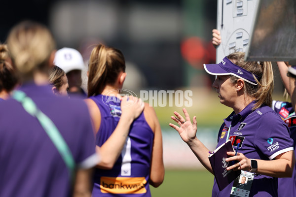 AFLW 2024 Round 04 - Fremantle v Melbourne - A-54198327