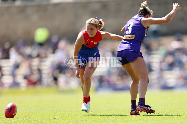 AFLW 2024 Round 04 - Fremantle v Melbourne - A-54198334