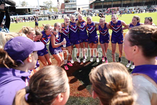 AFLW 2024 Round 04 - Fremantle v Melbourne - A-54198391