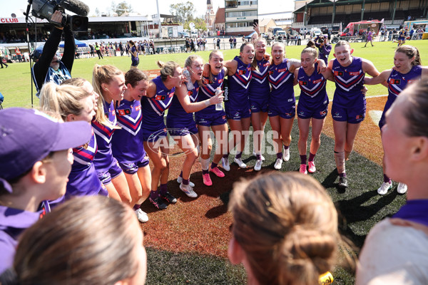 AFLW 2024 Round 04 - Fremantle v Melbourne - A-54198393