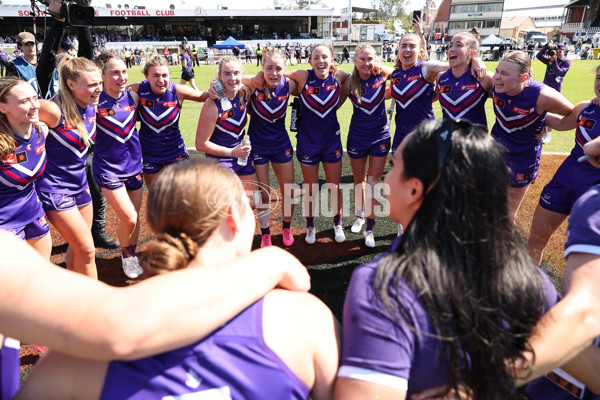 AFLW 2024 Round 04 - Fremantle v Melbourne - A-54200139