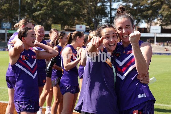 AFLW 2024 Round 04 - Fremantle v Melbourne - A-54200142