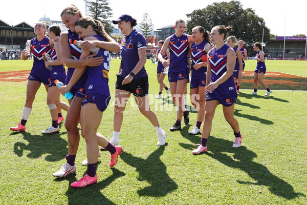 AFLW 2024 Round 04 - Fremantle v Melbourne - A-54200654