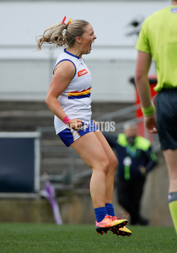 Coates League Girls 2024 Grand Final - Oakleigh Chargers v Eastern Ranges - A-54200727