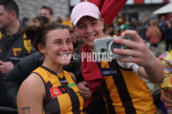 AFLW 2024 Round 04 - St Kilda v Hawthorn - A-54205746