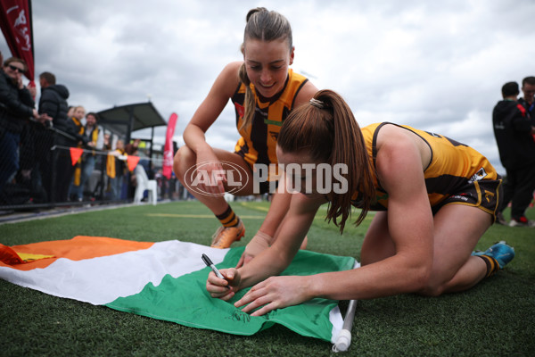 AFLW 2024 Round 04 - St Kilda v Hawthorn - A-54205752