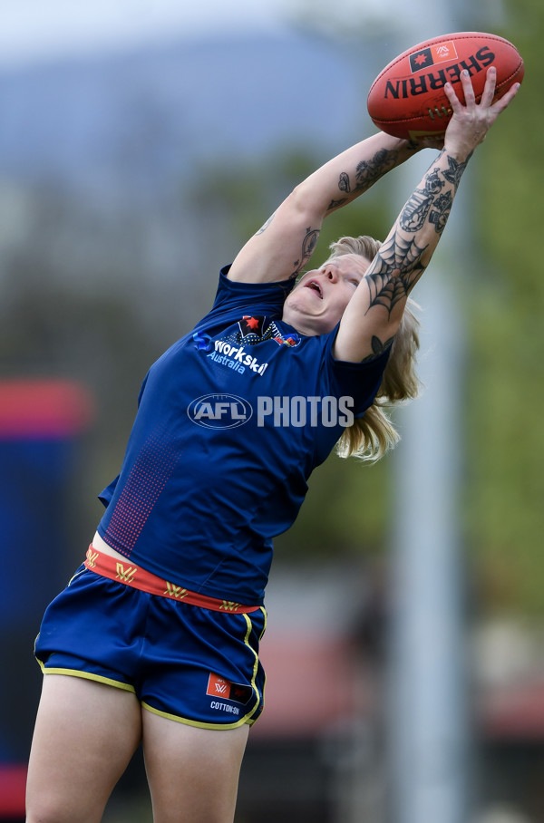 AFLW 2024 Round 04 - Adelaide v Essendon - A-54230334