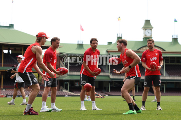 AFL 2024 Training - Sydney 220924 - A-54230370