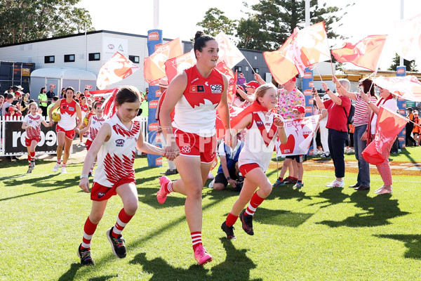 AFLW 2024 Round 04 - Sydney v GWS - A-54236320