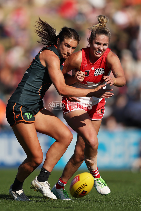 AFLW 2024 Round 04 - Sydney v GWS - A-54239734