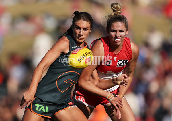 AFLW 2024 Round 04 - Sydney v GWS - A-54239738