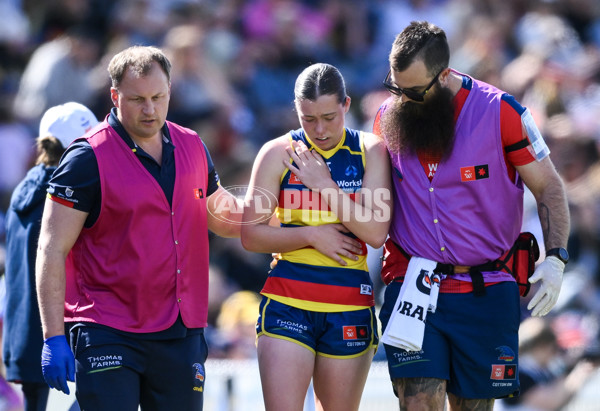 AFLW 2024 Round 04 - Adelaide v Essendon - A-54239748