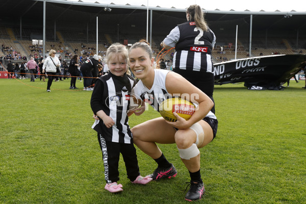 AFLW 2024 Round 04 - Collingwood v Western Bulldogs - A-54239749