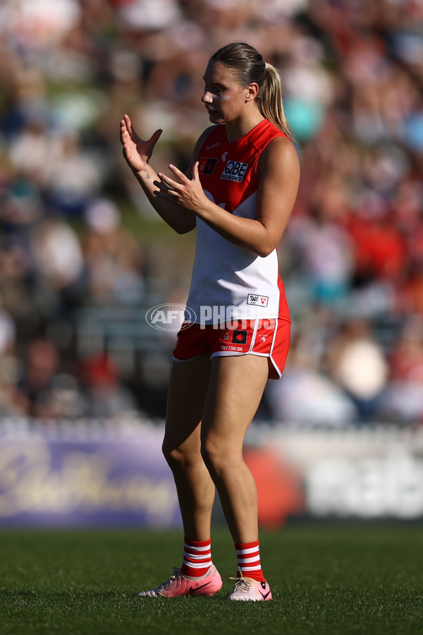 AFLW 2024 Round 04 - Sydney v GWS - A-54239796